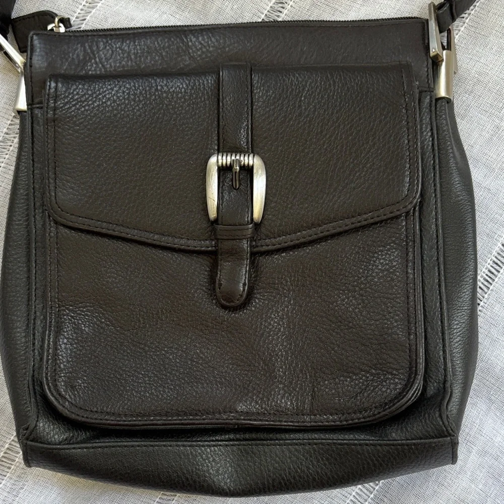 St. John's Bay Black Leather Messenger Bag